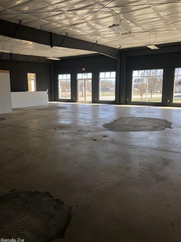 201 B St, Bryant, AR 72022